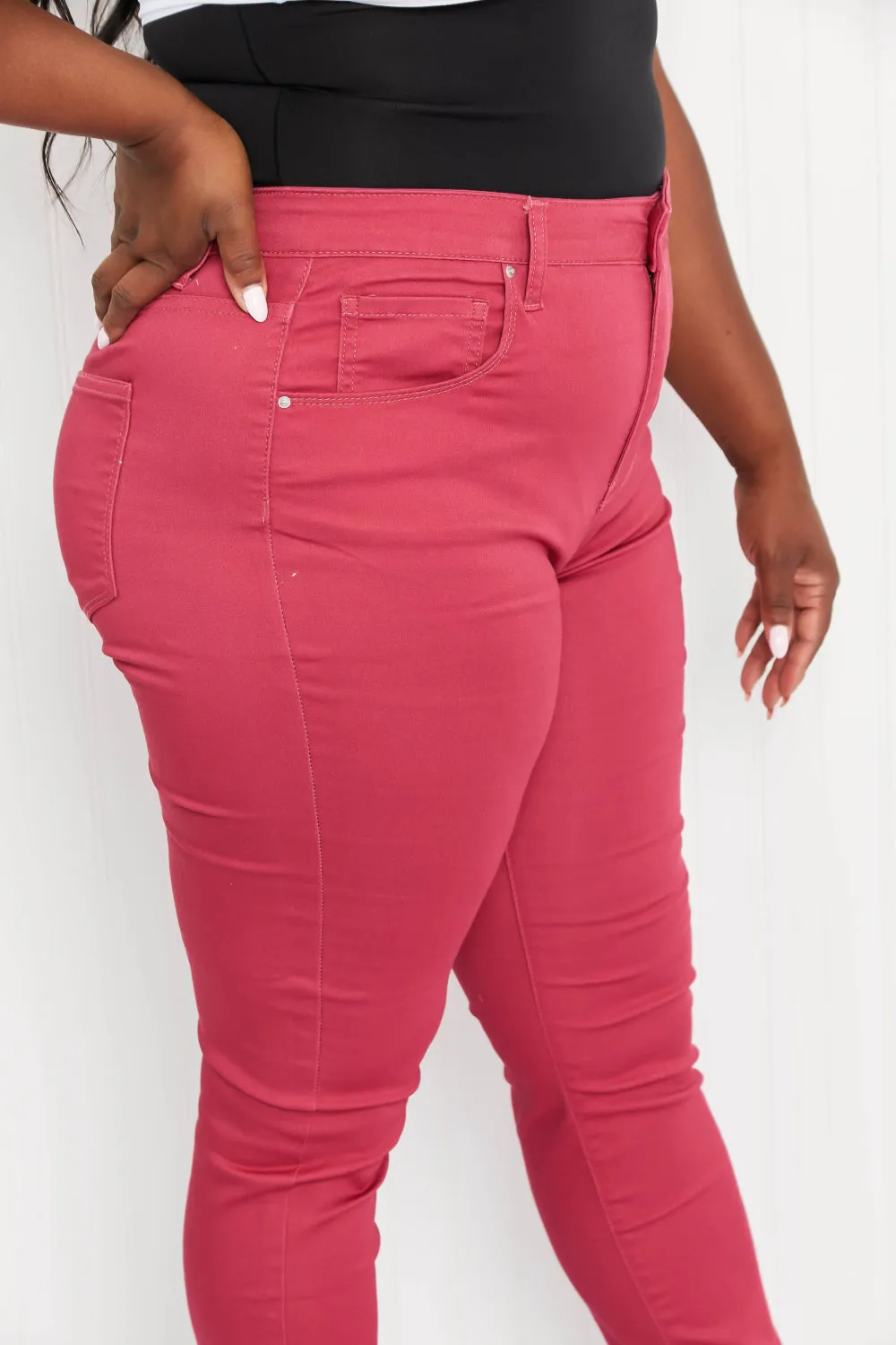 *App Exclusive* High Rise Skinny Jeans in Rose