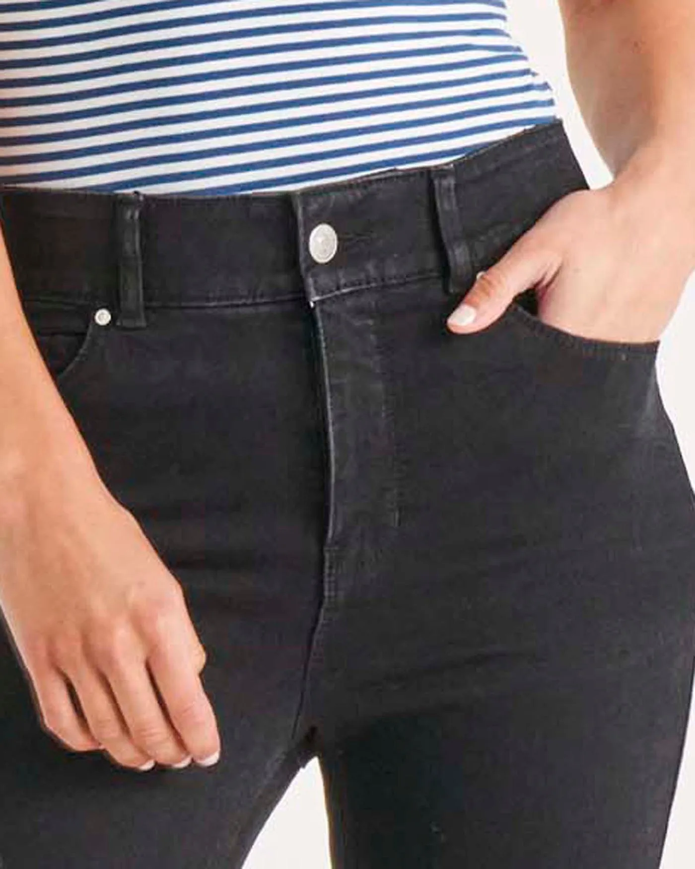 Betty Basics Camila Crop Jean Black