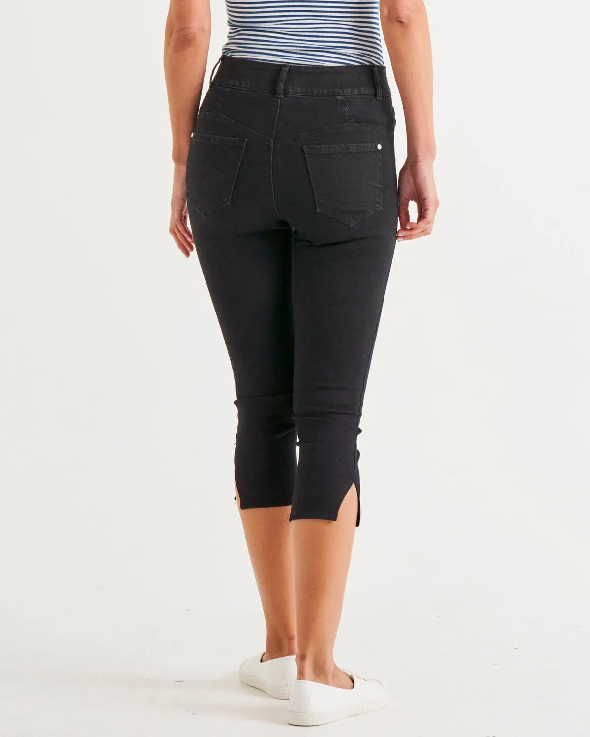 Betty Basics Camila Crop Jean Black