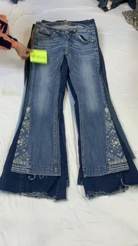 Dreamy Flares: Y2K-Inspired Jeans (GRV-10-153)