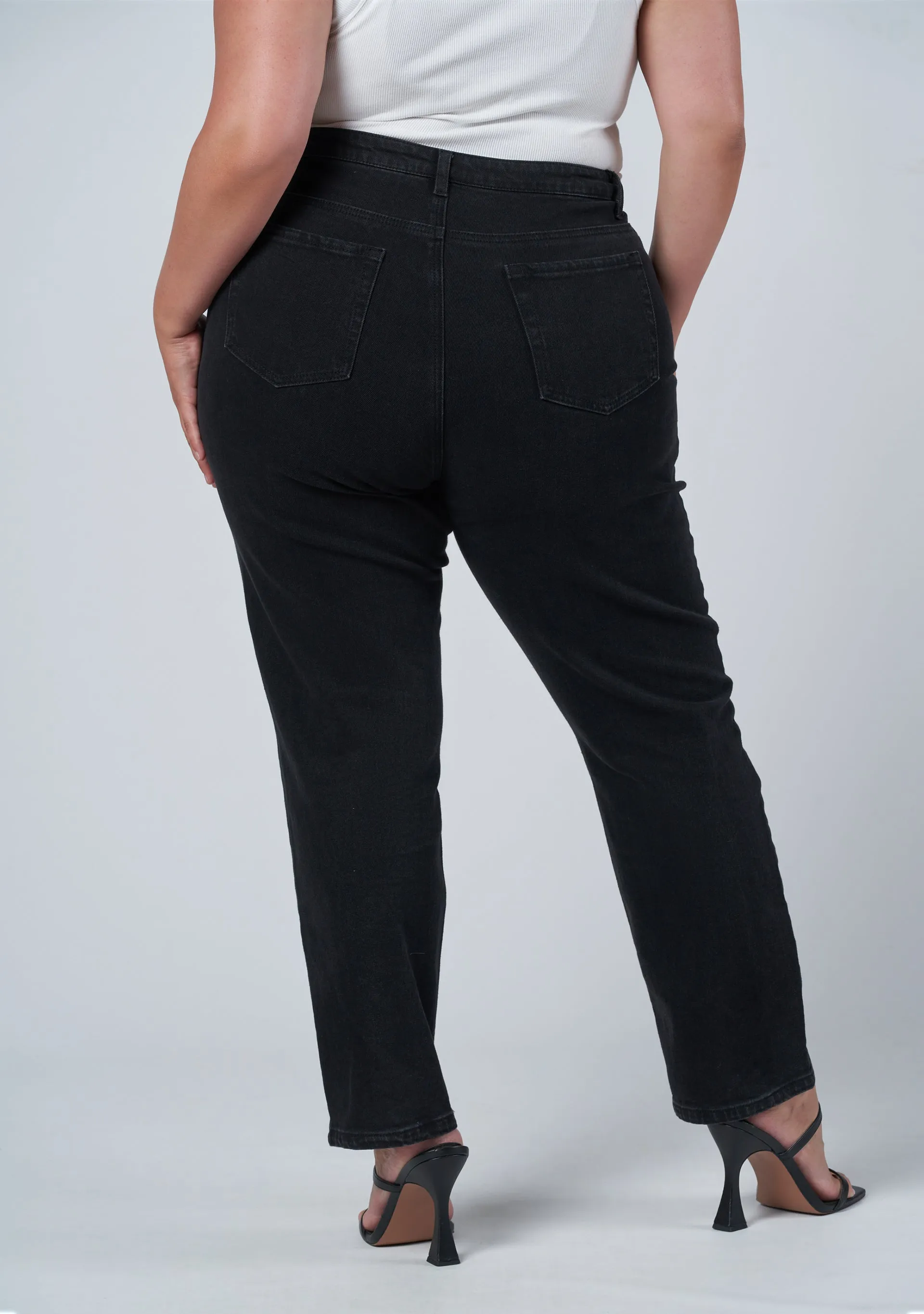 Noa Tapered Jean