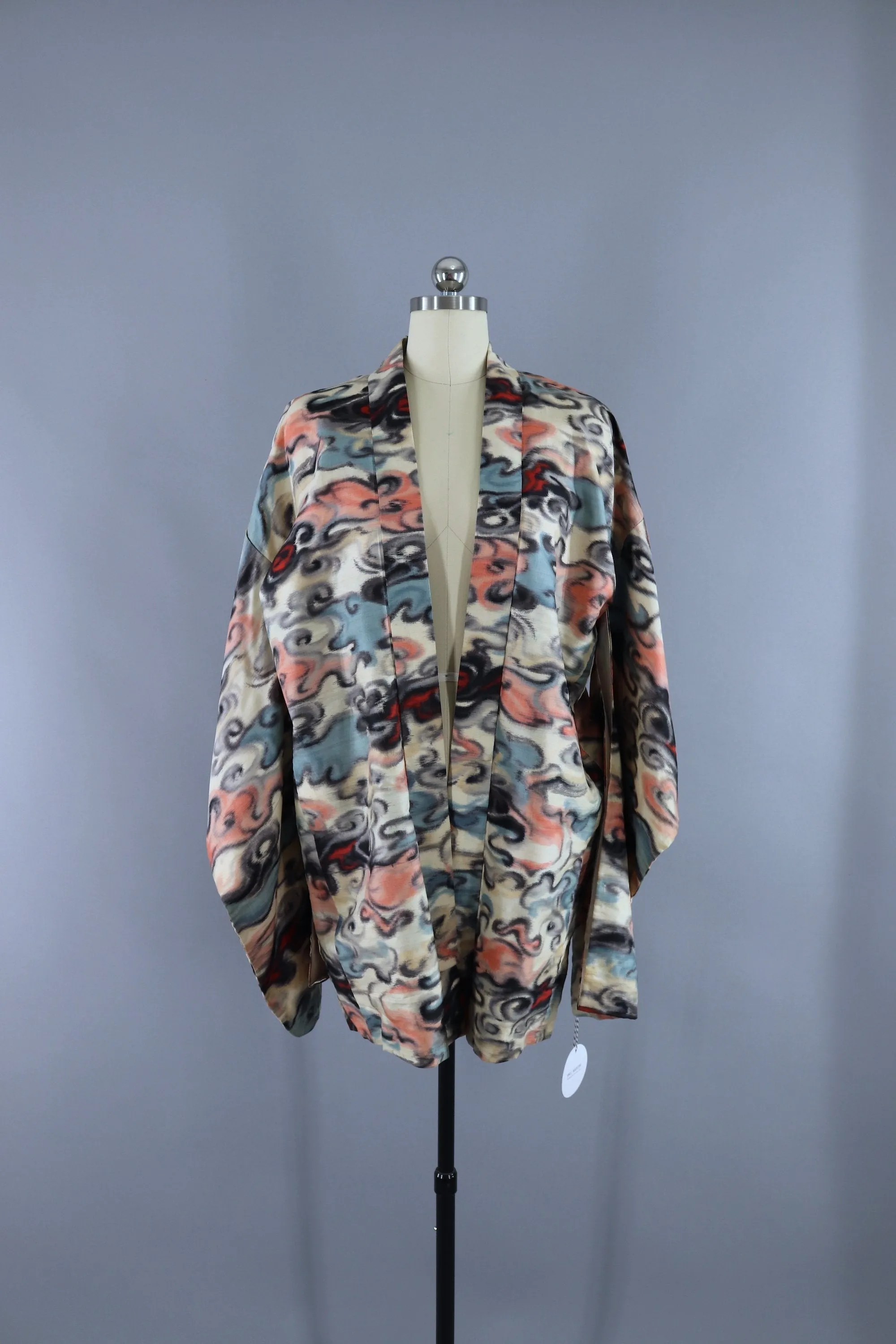 Vintage 1930s Silk Haori Kimono Cardigan Jacket / Meisen Ikat Clouds