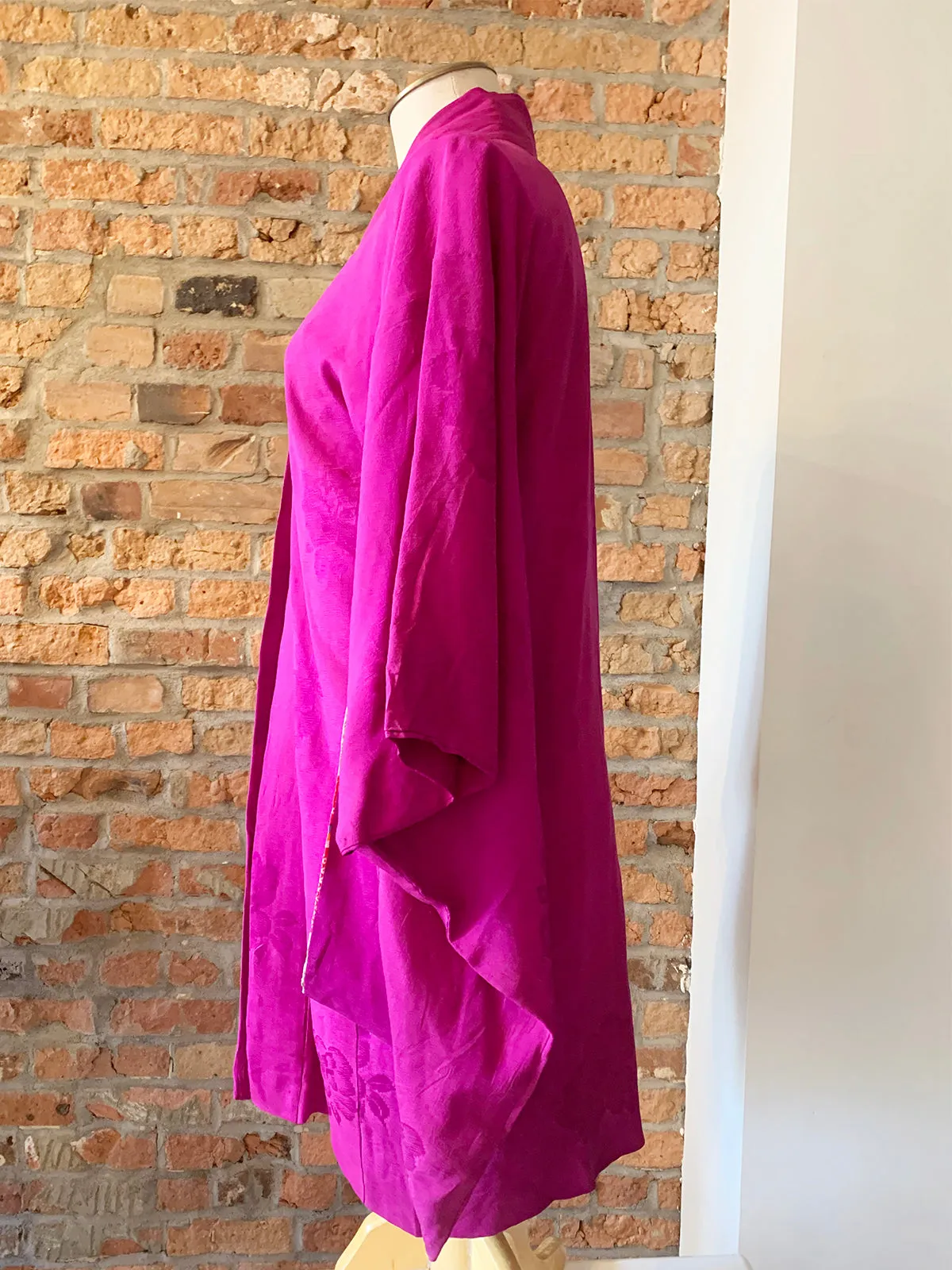 Vintage Haori/Kimono Fuchsia Floral 1970s